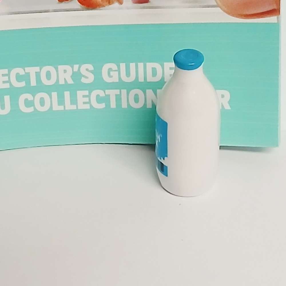 Zuru Mini Brands Fill The Fridge Fresh Milk - Picture 3 of 4